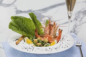 Wyndham Danang Golden Bay