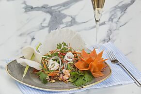 Wyndham Danang Golden Bay