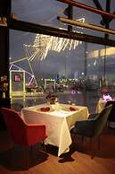 Wyndham Danang Golden Bay