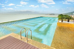 Wyndham Danang Golden Bay