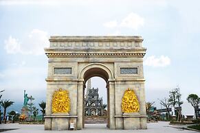 Wyndham Danang Golden Bay