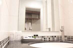 Golden Foyer Suvarnabhumi Airport Hotel