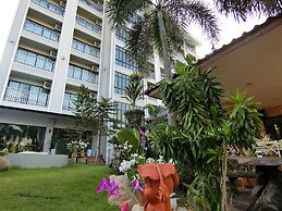 Golden Foyer Suvarnabhumi Airport Hotel