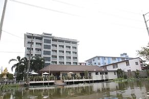 Golden Foyer Suvarnabhumi Airport Hotel