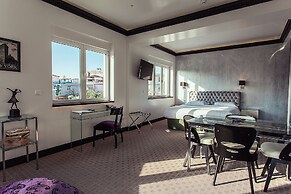 Andromeda Downtown Suites