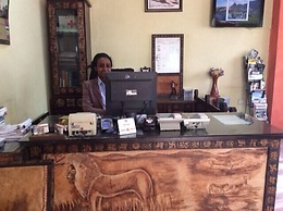 The Lions Den Hotel