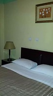 The Lions Den Hotel
