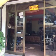 The Lions Den Hotel