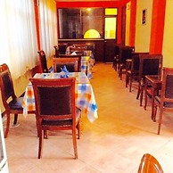 The Lions Den Hotel