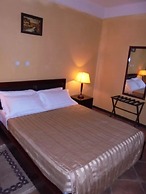 The Lions Den Hotel