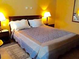 The Lions Den Hotel