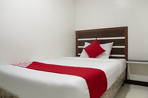 Circle-b Apartelle & Suites
