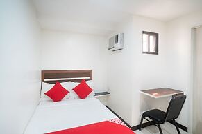 Circle-b Apartelle & Suites