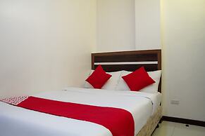 Circle-b Apartelle & Suites