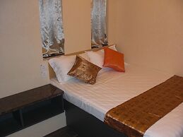 Empire Commercial Hotel