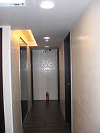 Empire Commercial Hotel