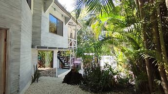 Raratonga Hotel &  Apartments