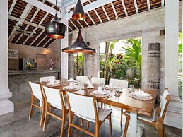 Mannao Estate by Villa Finder