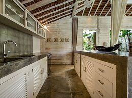 Mannao Estate by Villa Finder