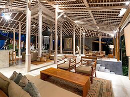 Mannao Estate by Villa Finder