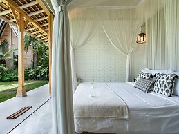 Mannao Estate by Villa Finder