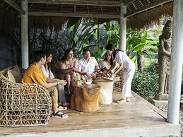 Mannao Estate by Villa Finder