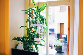 Beautiful, Artistic, Heirloom Apartment