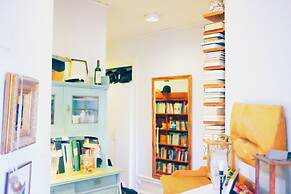 Beautiful, Artistic, Heirloom Apartment