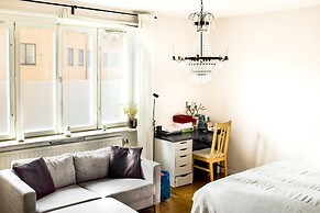 Comfortable Studio Apartment - Midsommarkransen