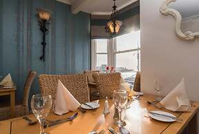 Gwesty'r Marine Hotel & Spa