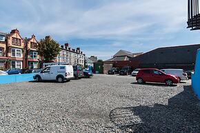 Gwesty'r Marine Hotel & Spa