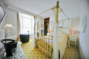 Gwesty'r Marine Hotel & Spa
