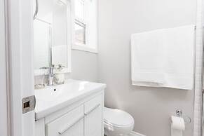 Applewood Suites - Annex Coachhouse Loft