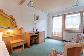 Latemar Hotel Suites & Spa