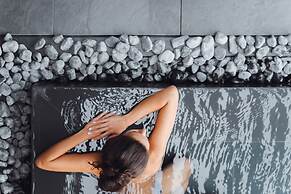 Latemar Hotel Suites & Spa