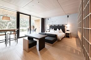 Latemar Hotel Suites & Spa