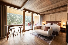 Latemar Hotel Suites & Spa