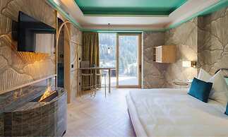 Latemar Hotel Suites & Spa