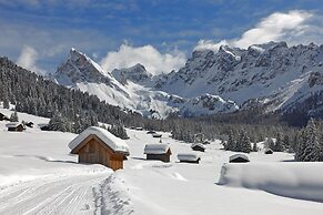 Latemar Hotel Suites & Spa