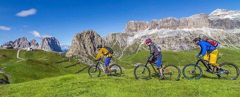 Latemar Hotel Suites & Spa