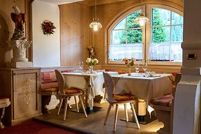 Latemar Hotel Suites & Spa