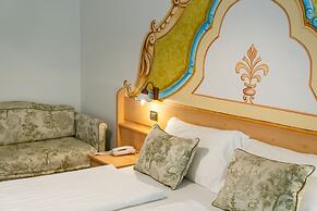 Latemar Hotel Suites & Spa