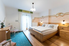 Latemar Hotel Suites & Spa