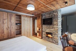 Latemar Hotel Suites & Spa