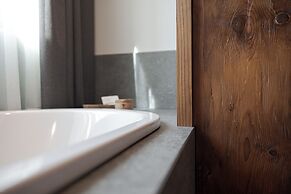 Latemar Hotel Suites & Spa