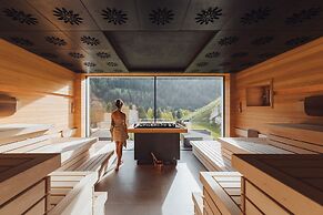 Latemar Hotel Suites & Spa