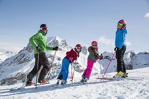 Latemar Hotel Suites & Spa