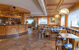 Latemar Hotel Suites & Spa