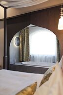 Latemar Hotel Suites & Spa