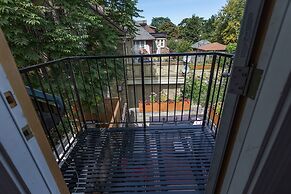 Applewood Suites - Palmerston Avenue